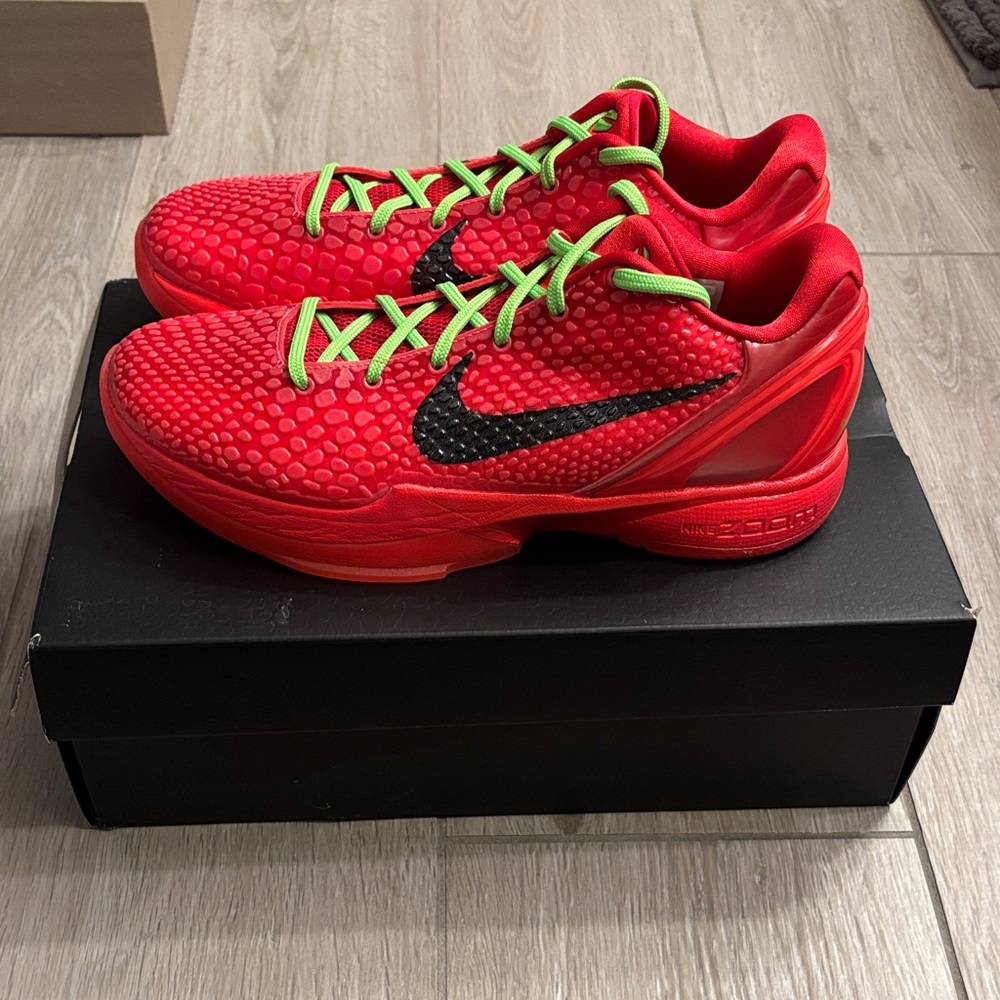 Authentic Nike Kobe Bryant “Reverse Grinch” NWT**